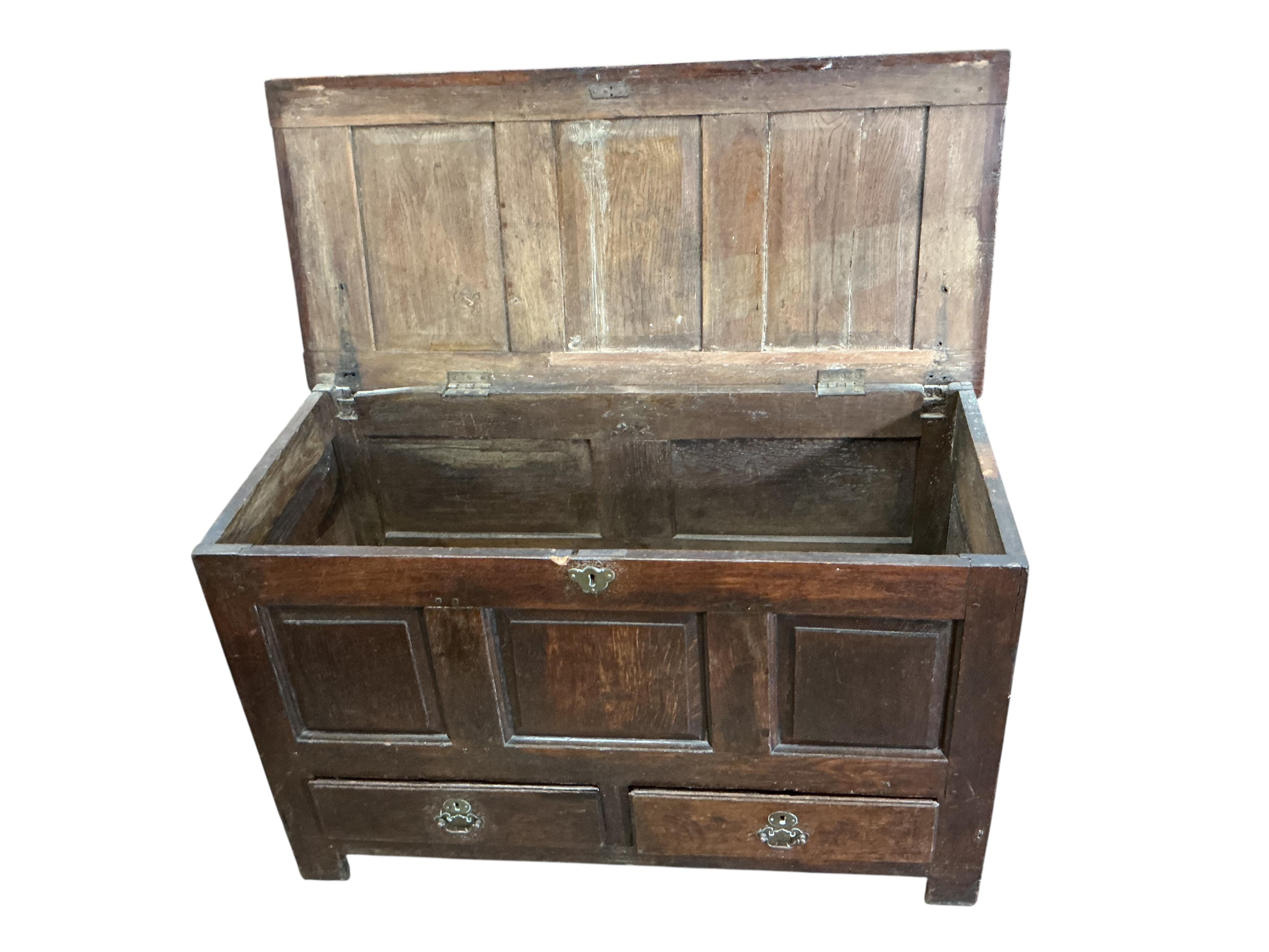 A mid 18th century oak mule chest, width 112cm, depth 51cm, height 67cm